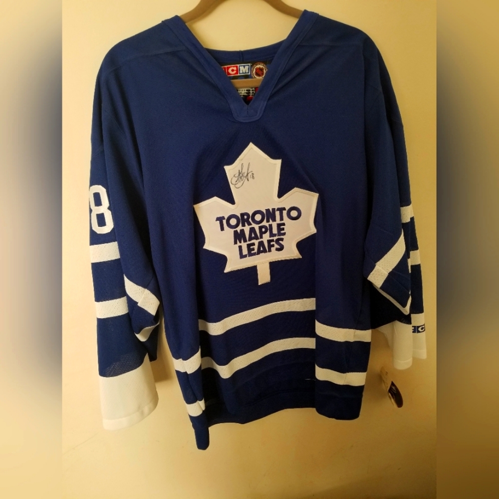 Toronto Maple Leafs signed Jersey McCauley 18